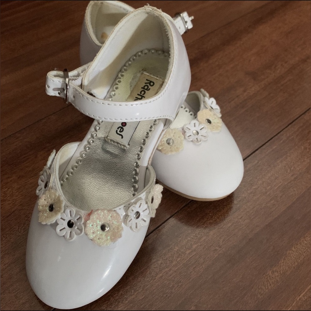 Size 8 girl white shoes